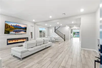 8727 Twisted Vine Lane Living Room