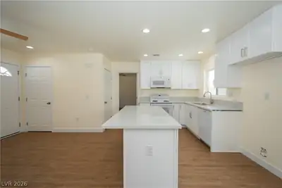 660 San Lorenzo Street 1 Kitchen
