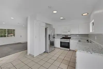 45 Sabino Circle, Las Vegas, NV 89110 Kitchen
