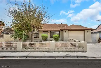 45 Sabino Circle, Las Vegas, NV 89110 Front of Structure