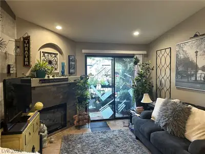 950 Seven Hills Drive 1423 Living Room