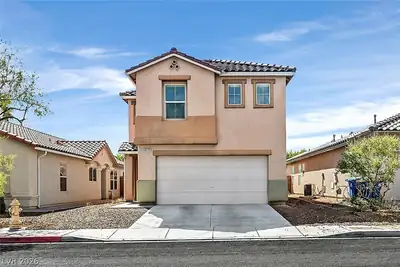 8525 Wildheart Ranch Street, Las Vegas, NV 89131 Front of Structure