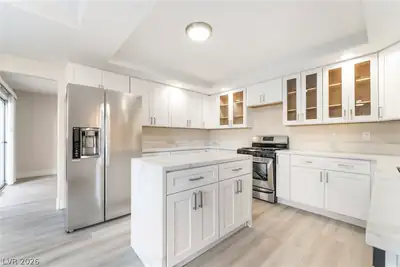 1846 Autumn Gold Avenue, Las Vegas, NV 89123 Kitchen