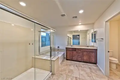 863 Elmstone Place, Las Vegas, NV 89138 Primary Bathroom