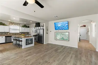 984 Via Del Campo Living Room