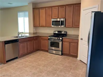 739 Crest Valley Place Kitchen