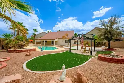 7337 Bermuda Island Street, Las Vegas, NV 89123 Yard
