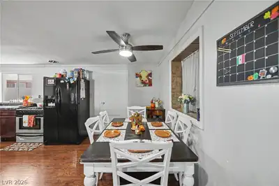 3215 Wright Avenue Dining Area