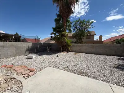 921 Greystone Drive, Las Vegas, NV 89108 Yard