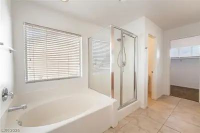 2909 Aspen Club Avenue, North Las Vegas, NV 89081 Primary Bathroom