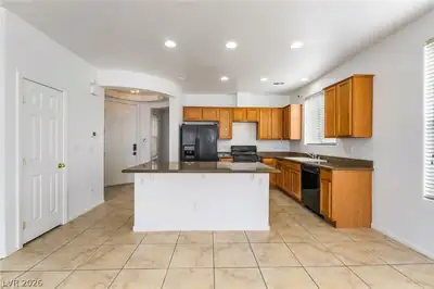 2909 Aspen Club Avenue, North Las Vegas, NV 89081 Kitchen