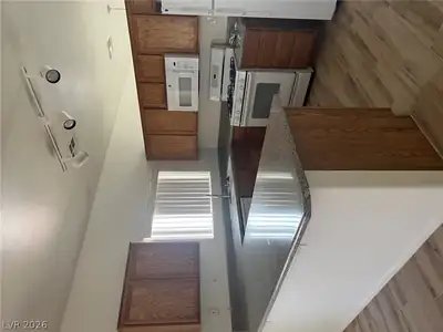 6273 HIGHLAND GARDENS Drive na Kitchen