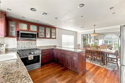 1720 Fairgate Court Kitchen