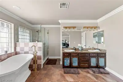 1720 Fairgate Court Primary Bathroom