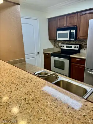 1150 North Buffalo Drive 1075 Kitchen