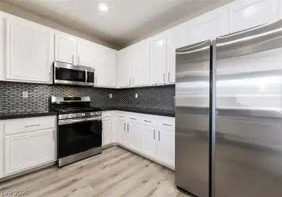 6008 Cragged Draw Street Kitchen