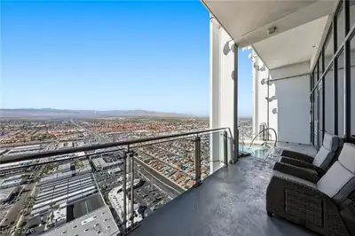 4381 West Flamingo Road 58301 Balcony