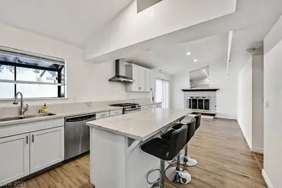 4824 Norway Lane Kitchen