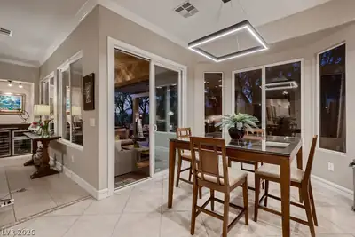 2284 Savannah River Street Dining Area