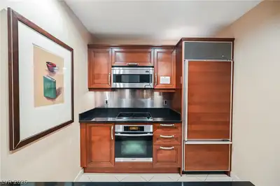 145 HARMON Avenue 1021 Kitchen
