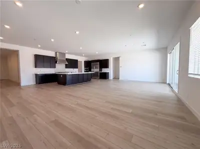 8289 Warbonnet Way, Las Vegas, NV 89113 