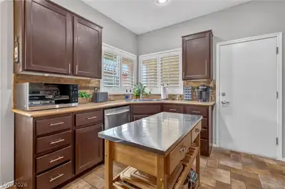 2328 Fossil Canyon Drive Kitchen
