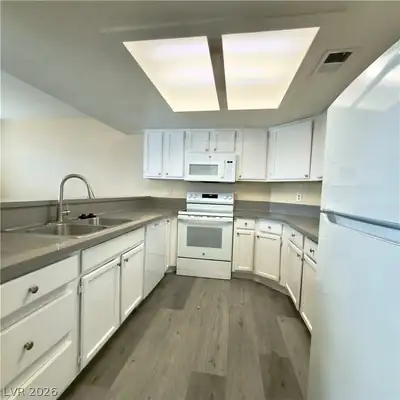 6250 West Flamingo Road 159 Kitchen