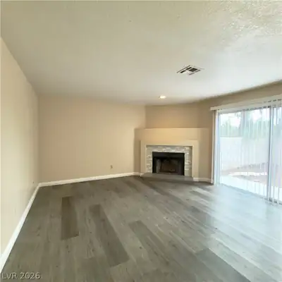 6250 West Flamingo Road 159 Living Room