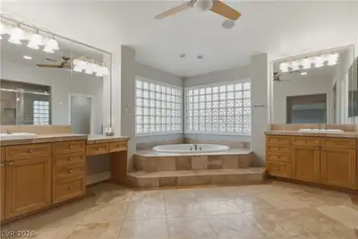 1212 Martini Drive, Henderson, NV 89052 Primary Bathroom