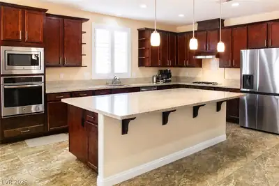6636 Chelton Oaks Street, North Las Vegas, NV 89084 Kitchen