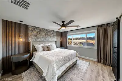 2855 Strathallan Avenue Bedroom