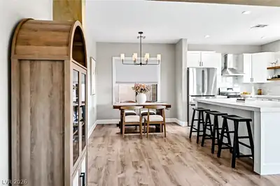 2855 Strathallan Avenue Dining Area