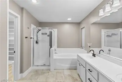 9174 Quiet Sky Street, Las Vegas, NV 89123 Primary Bathroom