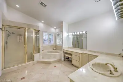 7755 Coley Avenue, Las Vegas, NV 89117 Primary Bathroom