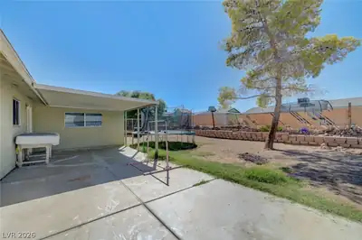246 Meyers Avenue Yard