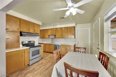 5412 Del Monte Avenue, Las Vegas, NV 89146 Kitchen