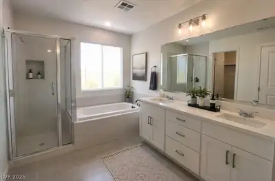 1926 Majalis Place, Las Vegas, NV 89106 Primary Bathroom