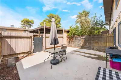 6135 Meadowgrass Lane, Las Vegas, NV 89103 Patio
