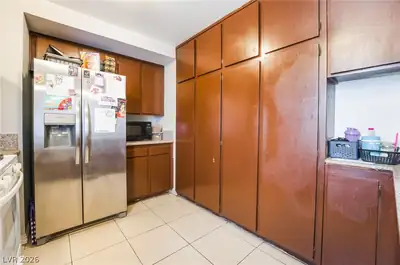 6135 Meadowgrass Lane, Las Vegas, NV 89103 Kitchen