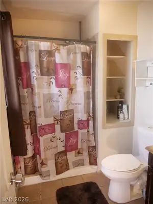 905 Zola Circle, Las Vegas, NV 89145 Primary Bathroom