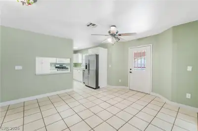 3429 Booth Street Dining Area