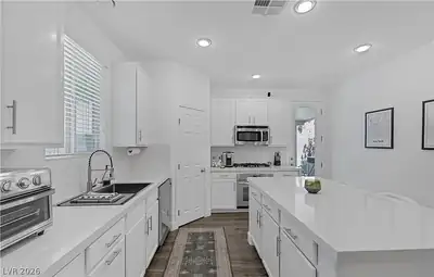 10524 Harvest Green Way, Las Vegas, NV 89135 Kitchen