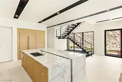 2847 Queens Courtyard Drive Kitchen