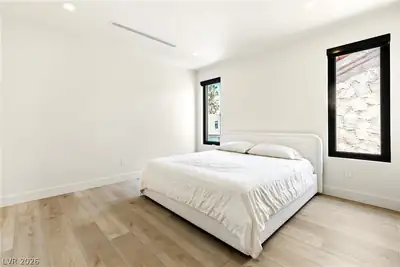 2847 Queens Courtyard Drive Bedroom