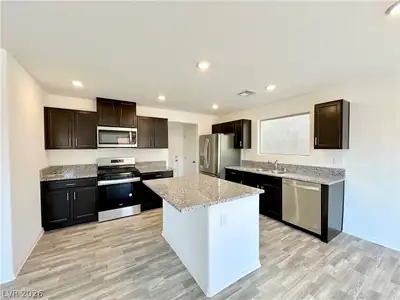 7623 Royal Halo Avenue Kitchen