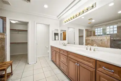 9785 Gallo Drive, Las Vegas, NV 89147 Primary Bathroom