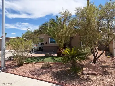 5213 Pebble Beach Boulevard, Las Vegas, NV 89108 Front of Structure