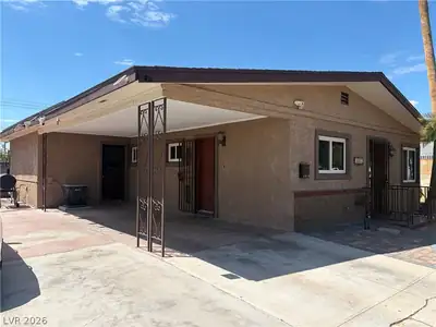 5213 Pebble Beach Boulevard, Las Vegas, NV 89108 Front of Structure