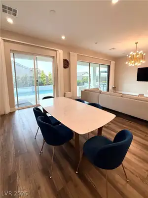 2527 Strathmill Avenue Dining Area