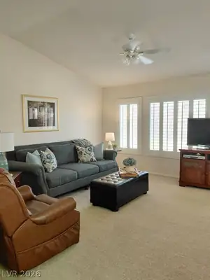 409 Golden State Street Living Room